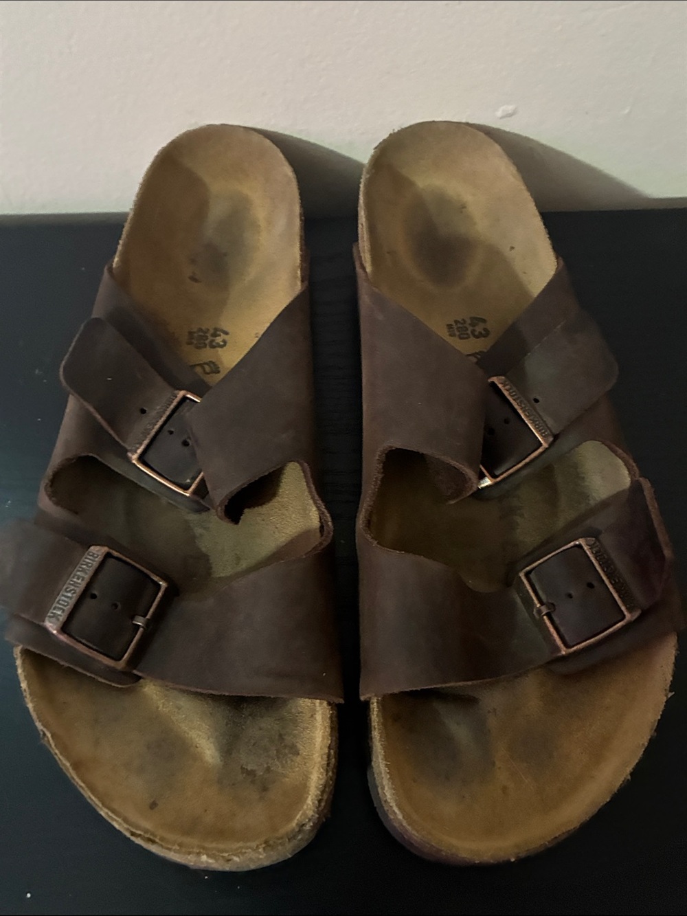 dark brown Birkenstock Arizona sandals featuring dual strap size Men’s EU43 M10 - Picture 4 of 11